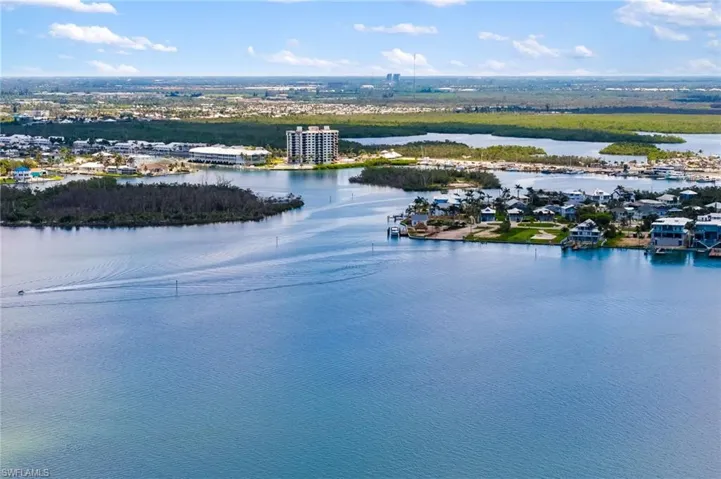 Proximity to Pine Island Rd, I41 and I75, local eateries, world-renowned beaches, North Venice, Siesta Key, Sarasota, South Fort Myers, Sanibel, Naples, Marco Island and Punta Gorda, SWFL International Airports, island adventures, local eateries, and charming coastal towns.