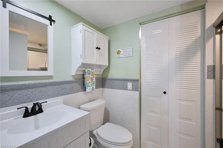 Lower level full bath with Laundry room