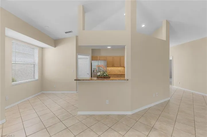 693  Crossfield  CIR, Naples, FL 34104