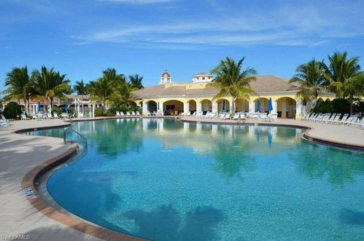 RESORT POOL