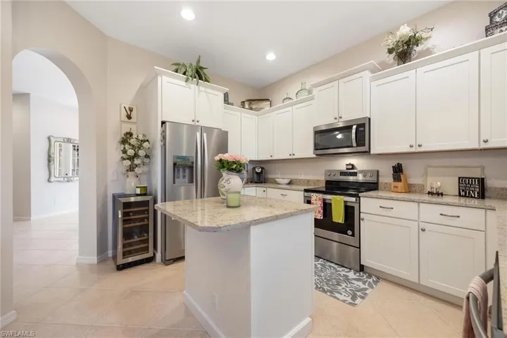 6034  Shallows  WAY, Naples, FL 34109