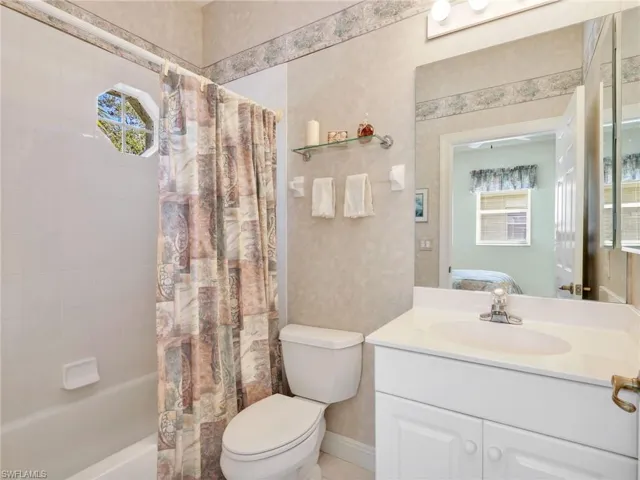 Guest bedroom 1 ensuite