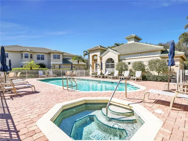 Vintage Reserve Community Pool and Spa