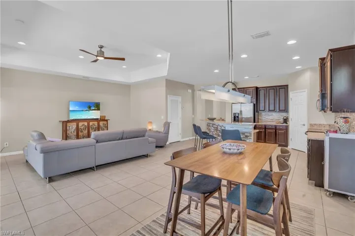 2465  Blackburn  CIR, Cape Coral, FL 33991