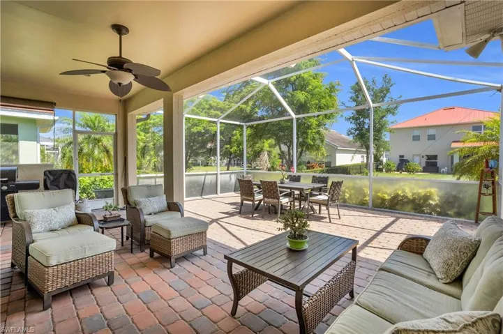 2465  Blackburn  CIR, Cape Coral, FL 33991