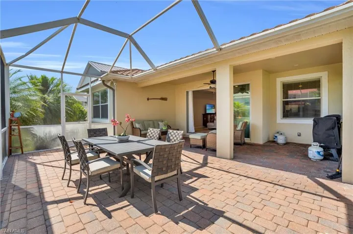 2465  Blackburn  CIR, Cape Coral, FL 33991