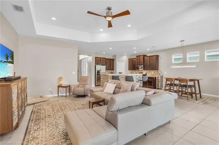 2465  Blackburn  CIR, Cape Coral, FL 33991