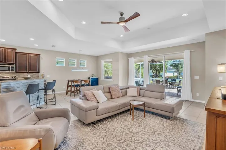 2465  Blackburn  CIR, Cape Coral, FL 33991