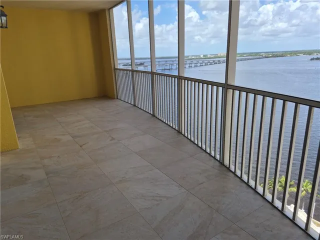 Brand new flooring, in lania, also fresh paint in many rooms. This condo is in fantastic condition with great views!