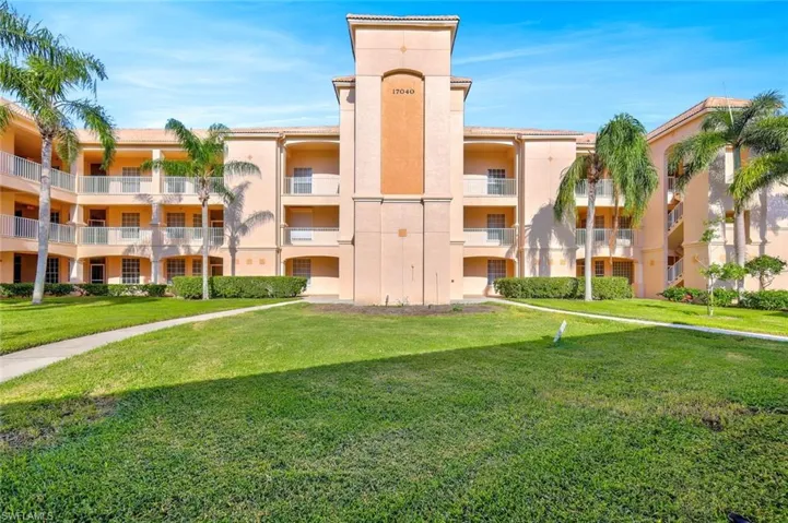 View of apartment building / complex