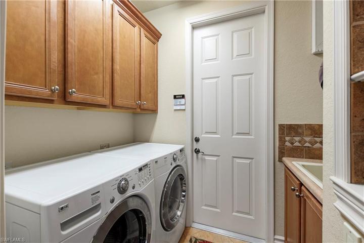 LAUNDRY RM/W SINK