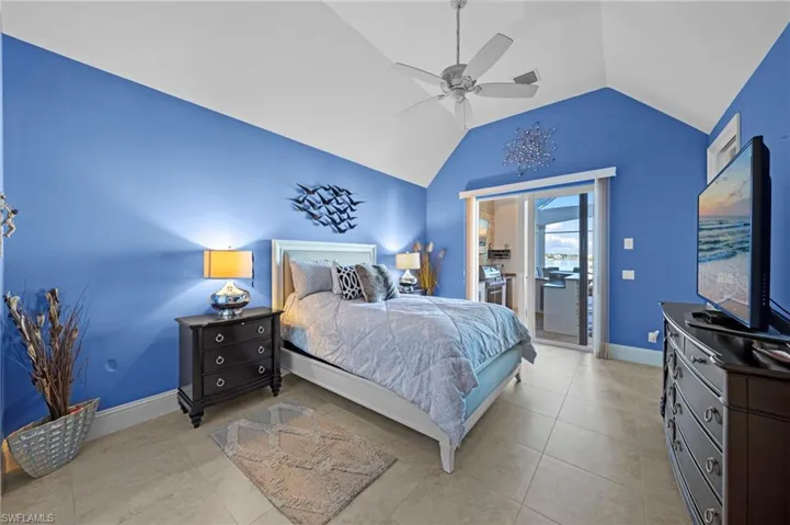 2nd bedroom with it's own bathroom