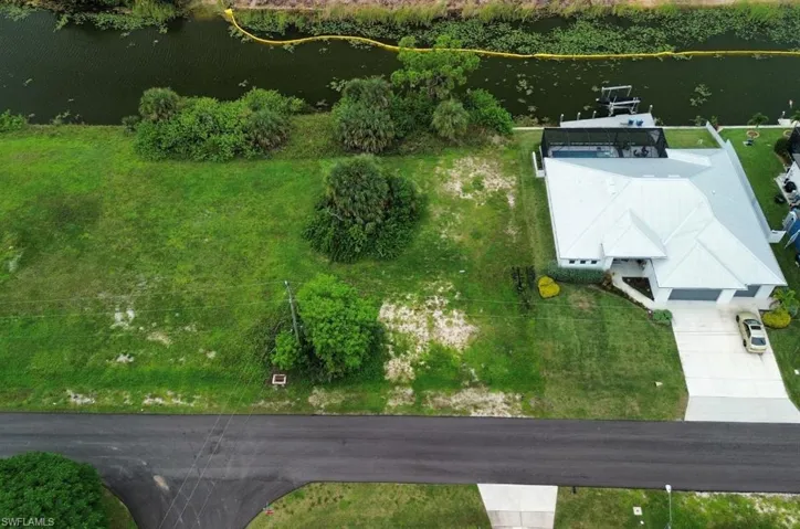 2118 Ne 13th Ave, Cape Coral, Florida 33909