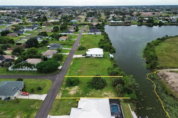 2118 Ne 13th Ave, Cape Coral, Florida 33909