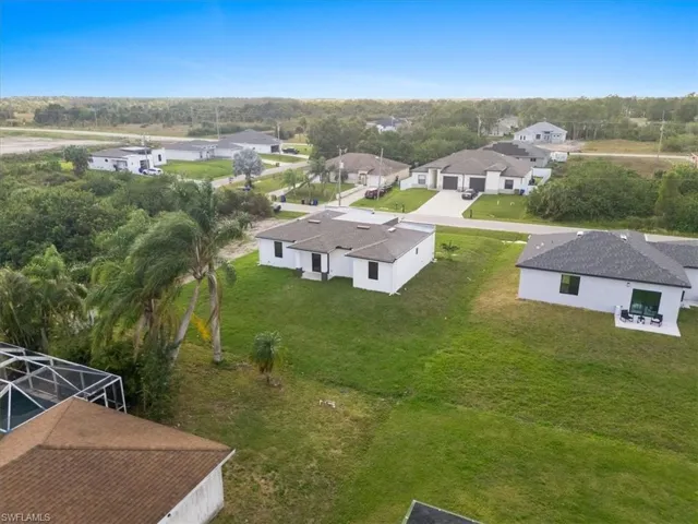 469  Petite  AVE, Lehigh Acres, FL 33974