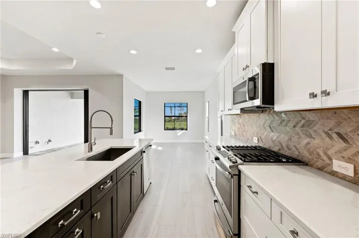 3952  Pegasus  WAY, Naples, FL 34120