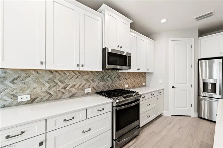 3952  Pegasus  WAY, Naples, FL 34120