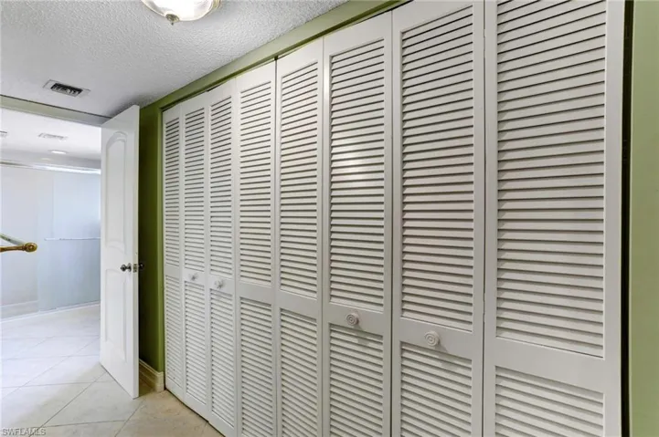 122 Cypress WAY E # C4, NAPLES FL 34110