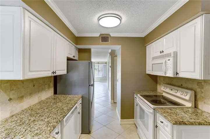 122 Cypress WAY E # C4, NAPLES FL 34110