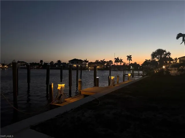 1722 Bikini Ct, Cape Coral, Florida 33904