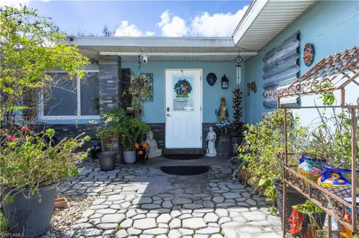 1526 Ne 4th Ter, Cape Coral, Florida 33909