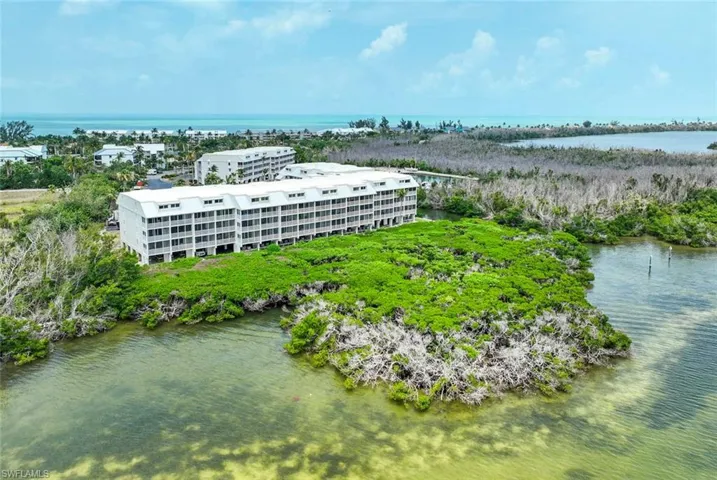 BAYSIDE VILLAS, GULF, BAY, MANGROVES, CANAL TO MARINA AND WILDLIFE.
