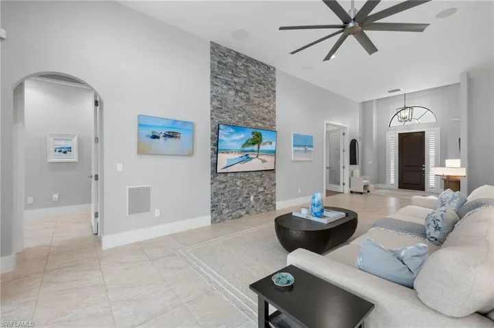 14726 Reserve Ln, Naples, Florida 34109