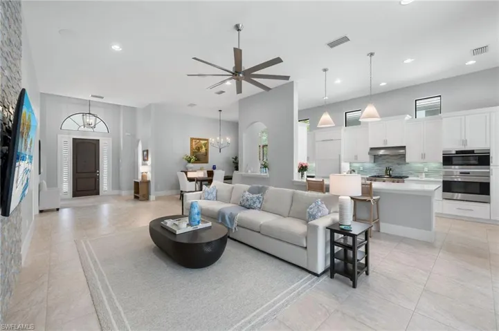 14726 Reserve Ln, Naples, Florida 34109