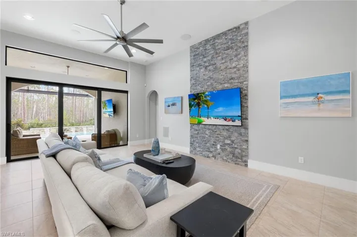 14726 Reserve Ln, Naples, Florida 34109