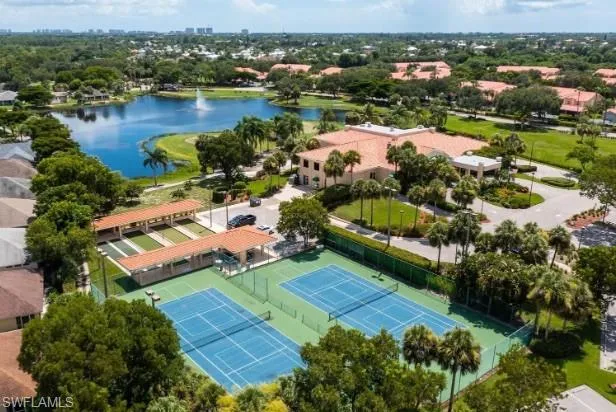 26651  Rosewood Pointe  CIR, Bonita Springs, FL 34135
