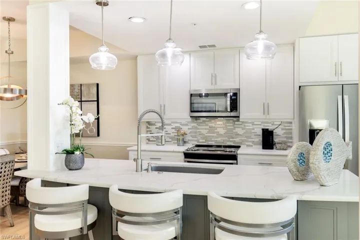 16635  Lake Circle  DR, Fort Myers, FL 33908