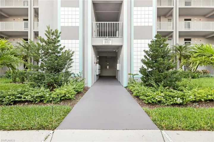 16635  Lake Circle  DR, Fort Myers, FL 33908