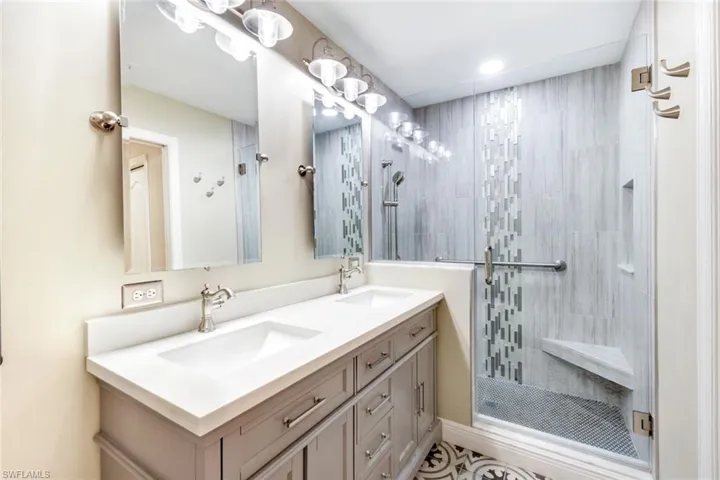 16635  Lake Circle  DR, Fort Myers, FL 33908