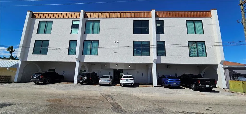 View of apartment building / complex