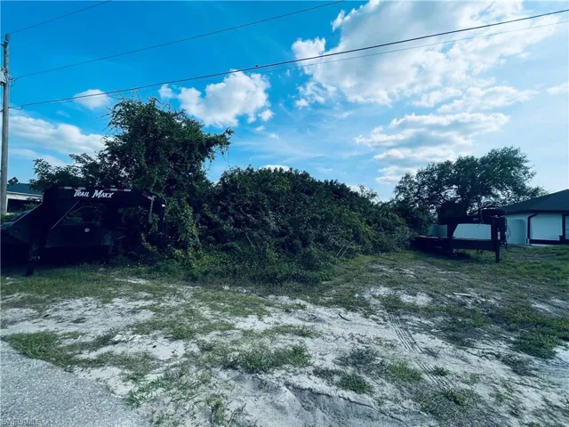 4209 13th ST SW, LEHIGH ACRES FL 33976