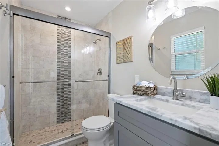 Bath #3 (on suite)
