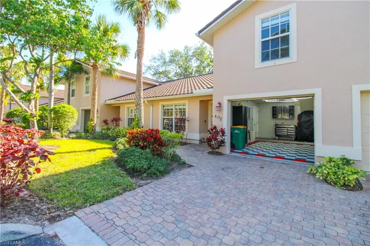 3540  Avion Woods  CT, Naples, FL 34104