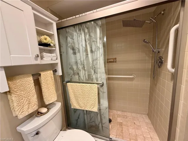 Primary Bath w Walk In Shower