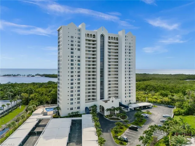 5550  Heron Point  DR, Naples, FL 34108