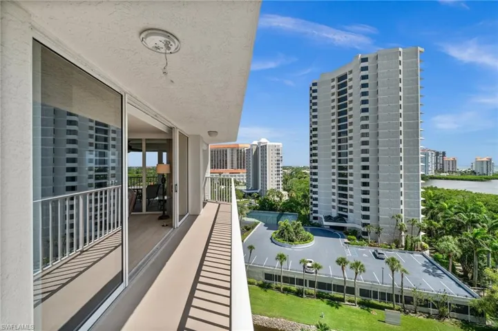 5550  Heron Point  DR, Naples, FL 34108