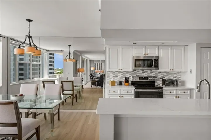 5550  Heron Point  DR, Naples, FL 34108