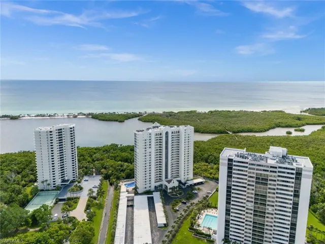 5550  Heron Point  DR, Naples, FL 34108