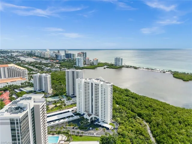 5550  Heron Point  DR, Naples, FL 34108