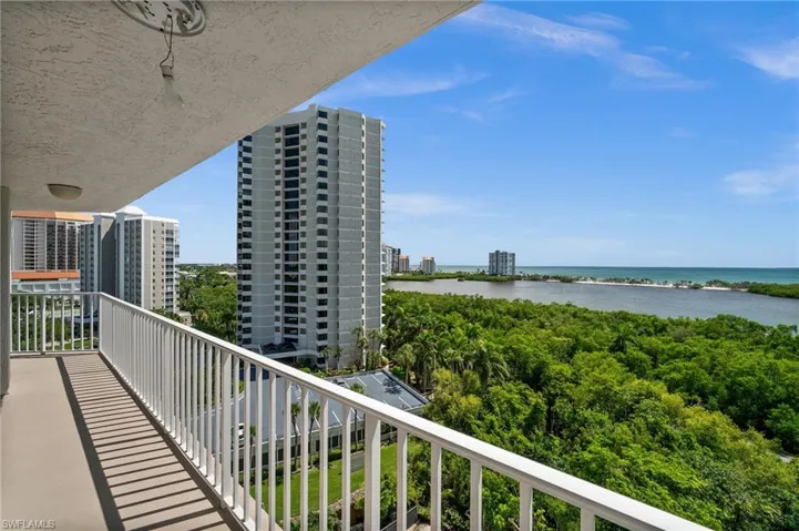 5550  Heron Point  DR, Naples, FL 34108