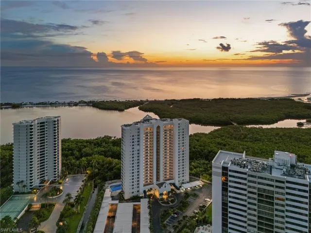 5550  Heron Point  DR, Naples, FL 34108
