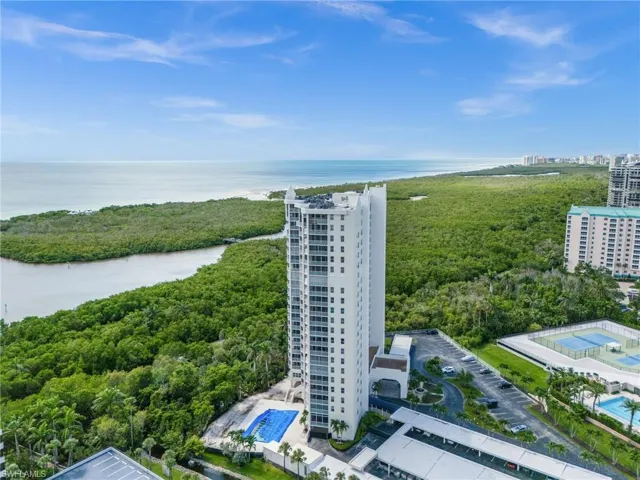 5550  Heron Point  DR, Naples, FL 34108