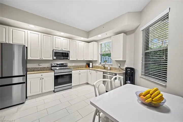 1465  Mariposa  CIR, Naples, FL 34105