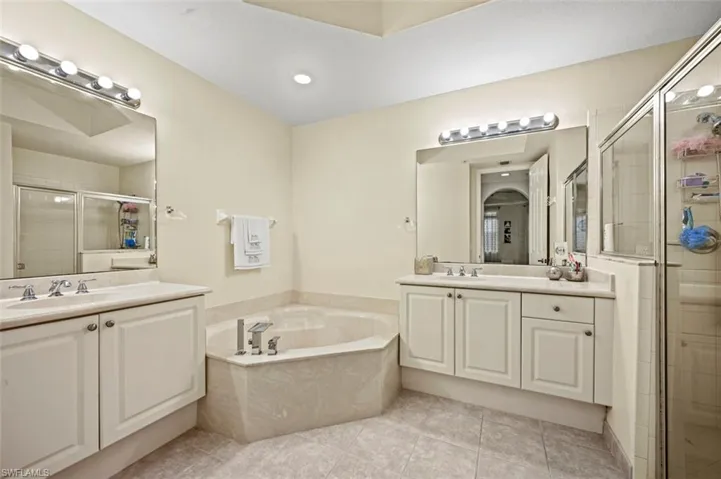1465  Mariposa  CIR, Naples, FL 34105