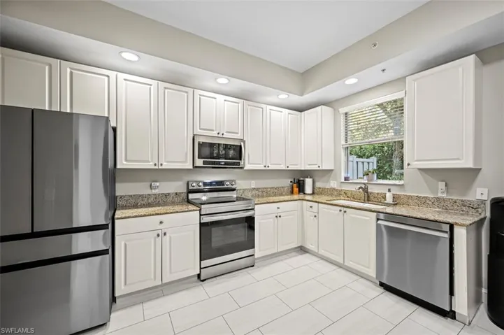 1465  Mariposa  CIR, Naples, FL 34105
