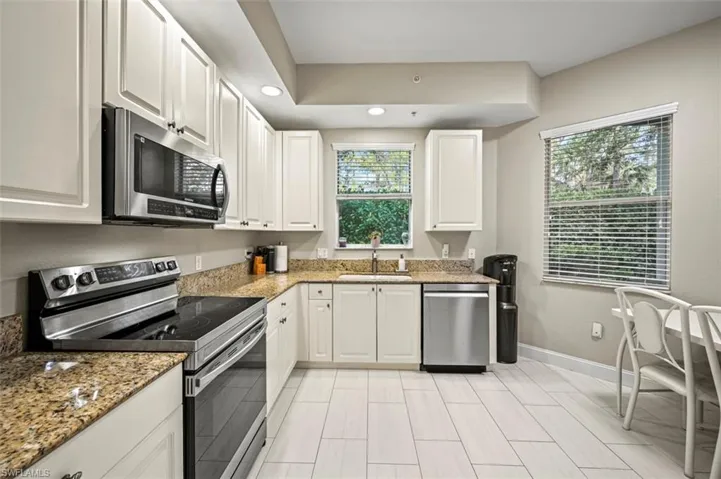 1465  Mariposa  CIR, Naples, FL 34105